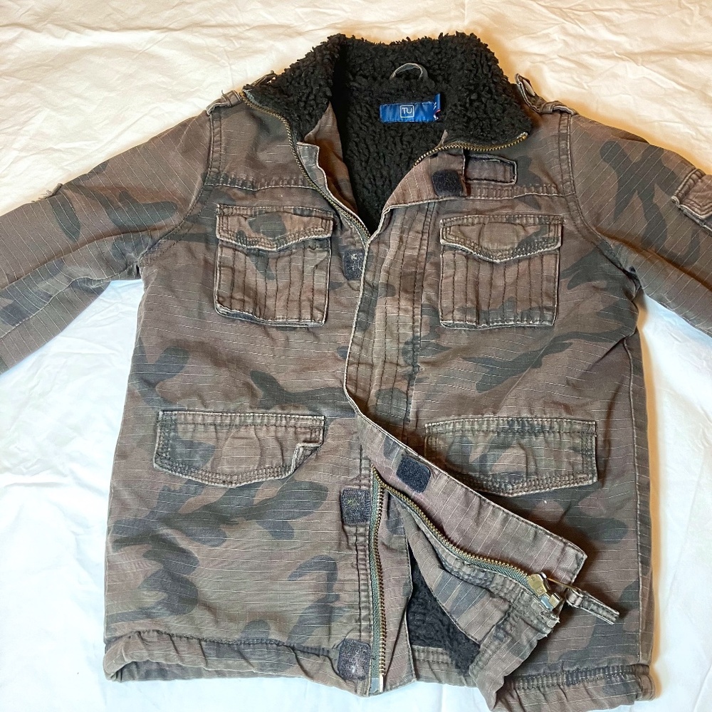 Kids brown camo (faux) fur lined jacket, size 6 yrs